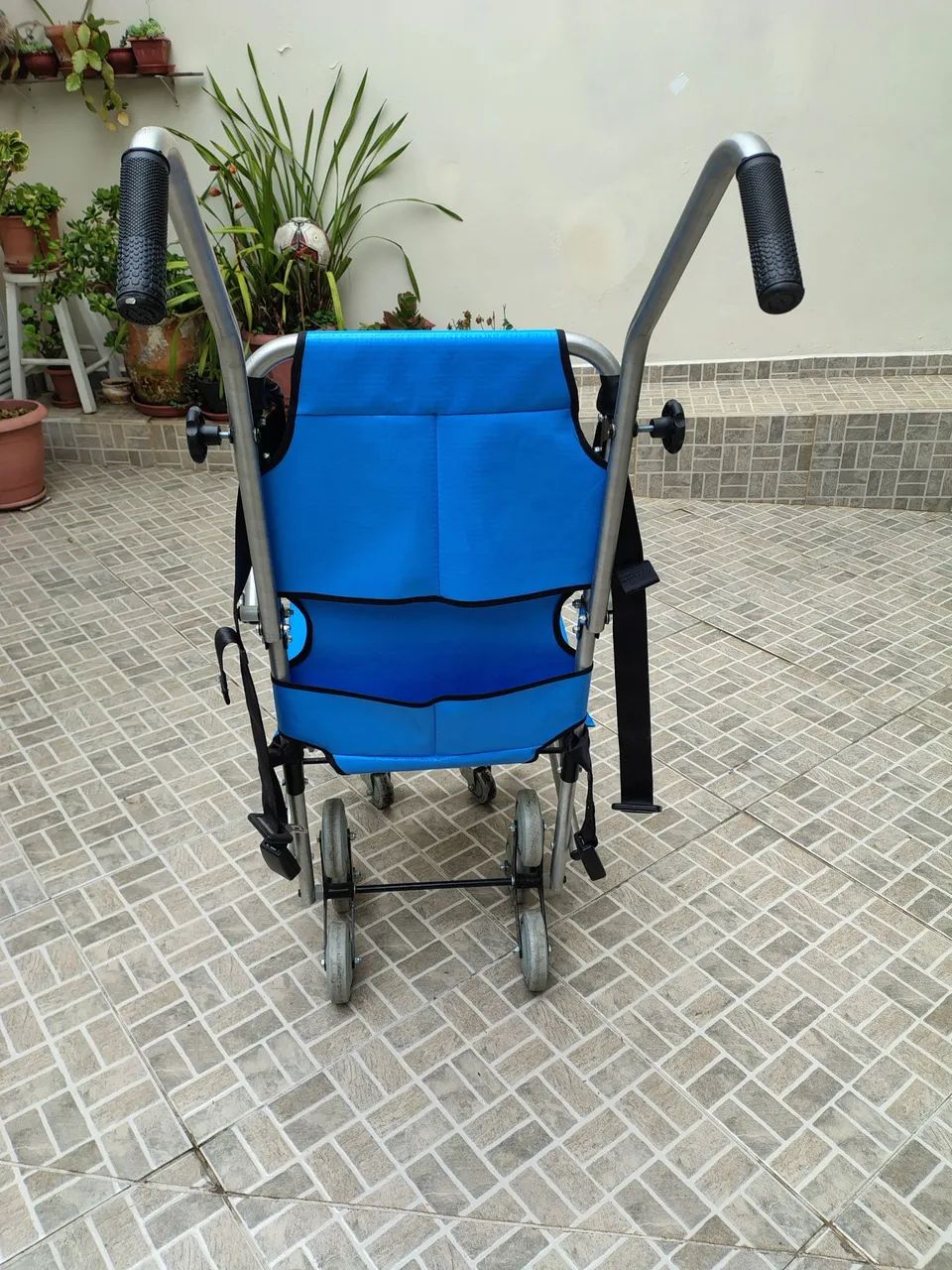 Cadeira de rodas sobe escadas  - Foto 2
