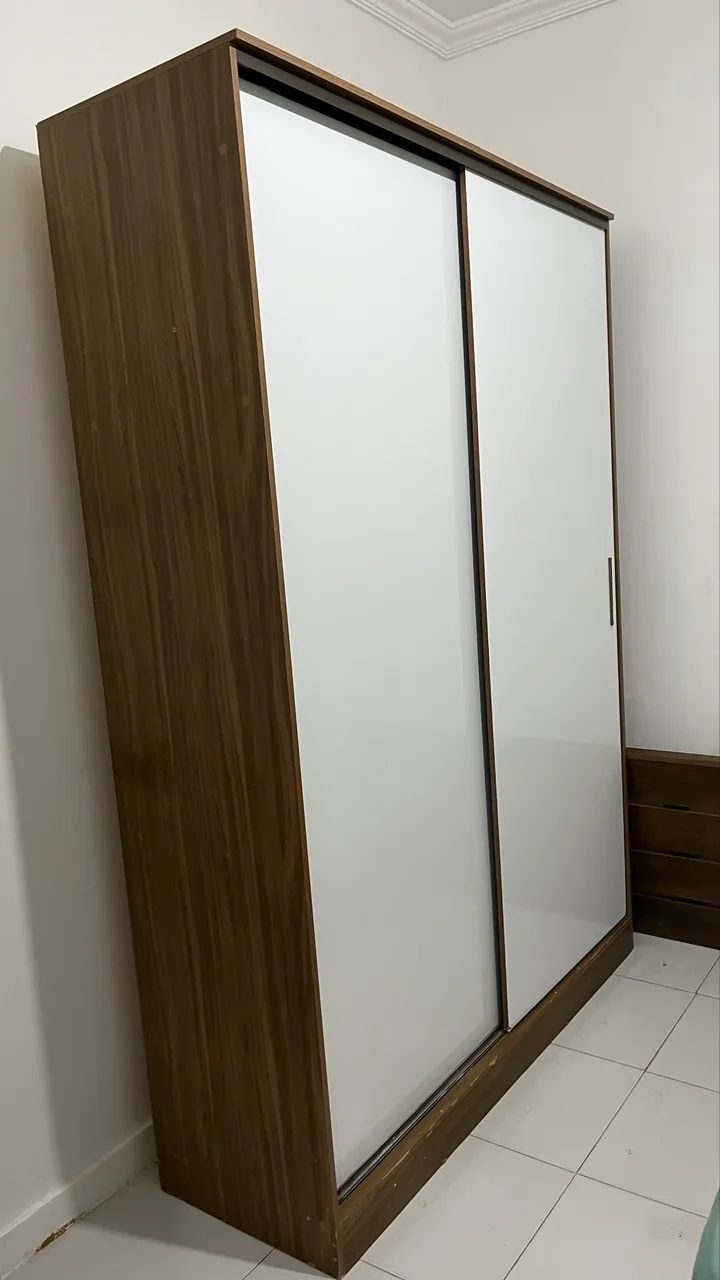 guarda-roupa grande, espaçoso e bem dividido  - Foto 3