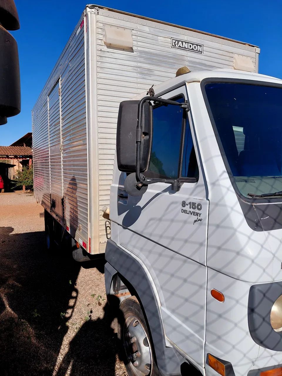 VW 8150 Baú  - Foto 2