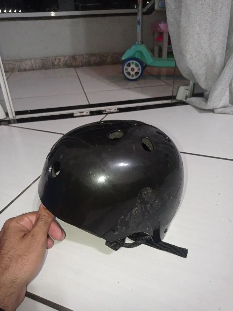 Capacete skate patinete unissex profissional preto