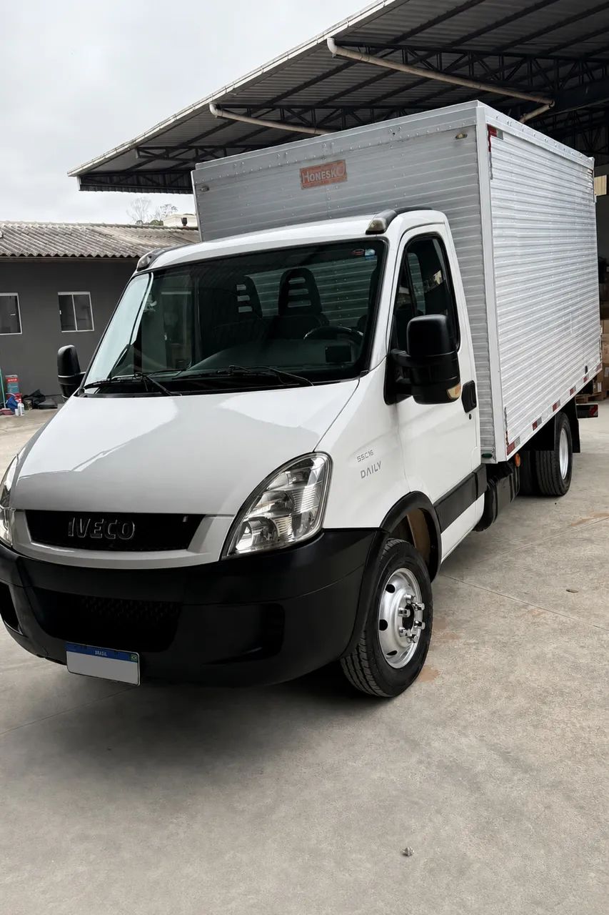 Iveco Daily 55C16 Bau impecável  - Foto 5
