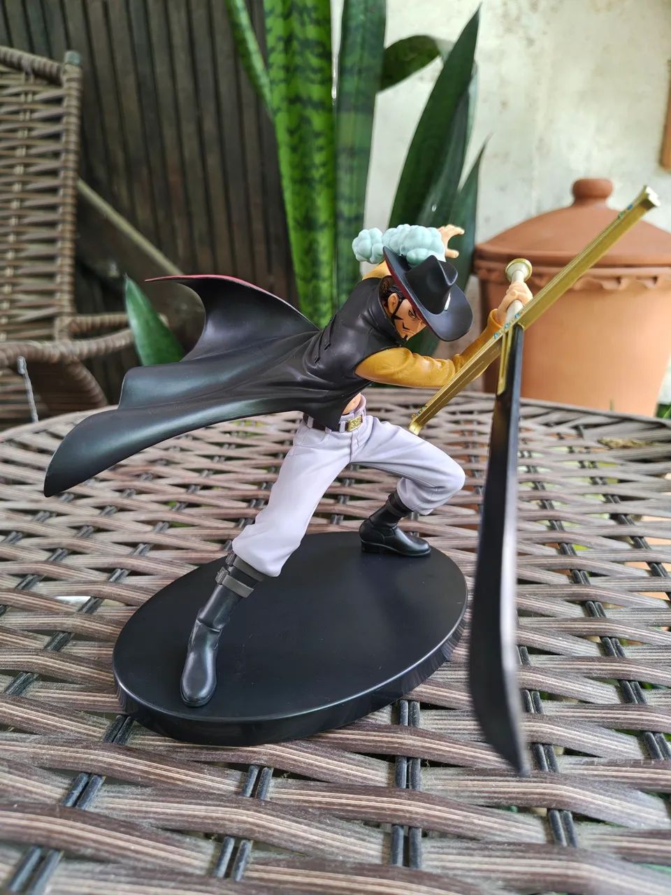 Dracule Mihawk One Piece Action Figure Original e Novo - Foto 3