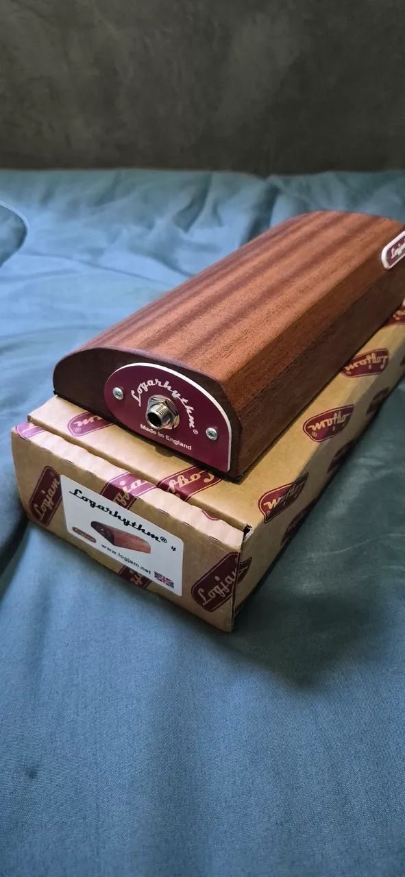 Cajon de pé logjam feito na Inglaterra 