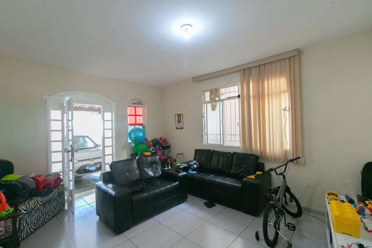 Casa à Venda - Santa Rosa, 3 Quartos, 360 m2 - Foto 3