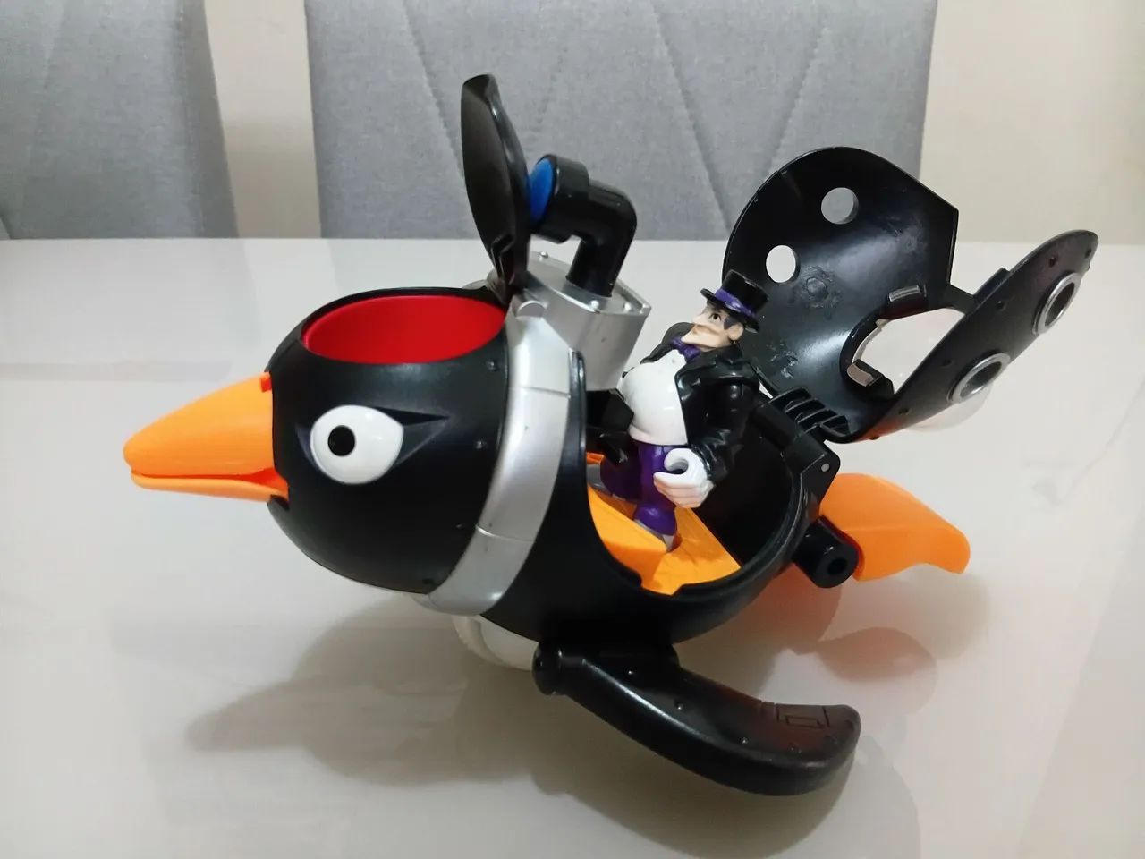Imaginext Dc Super friends - Veiculo do Pinguim com boneco - Foto 3