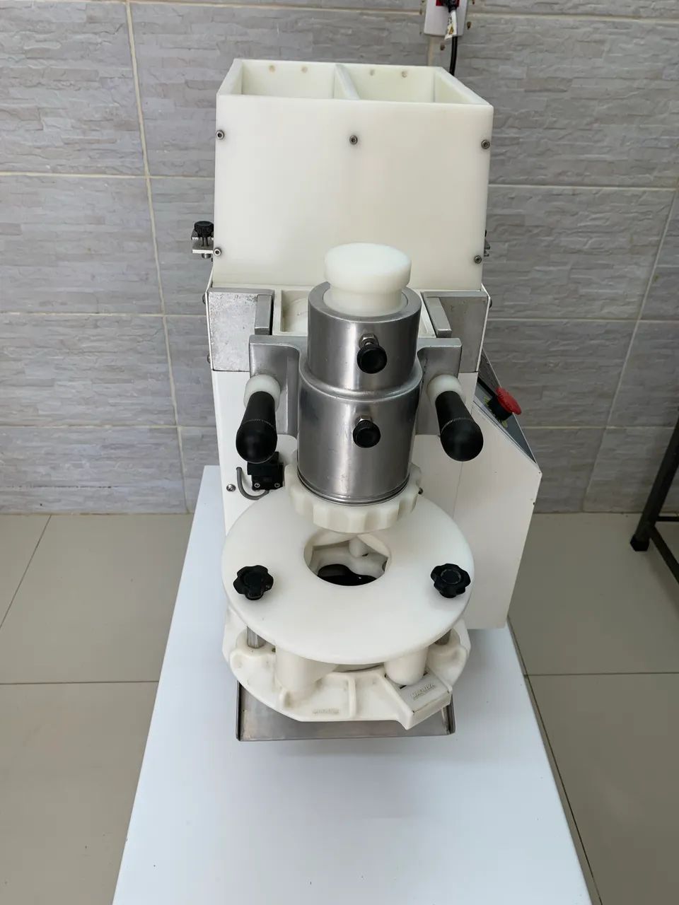 Modeladora de salgados Maqtiva plus 229 volts  - Foto 3