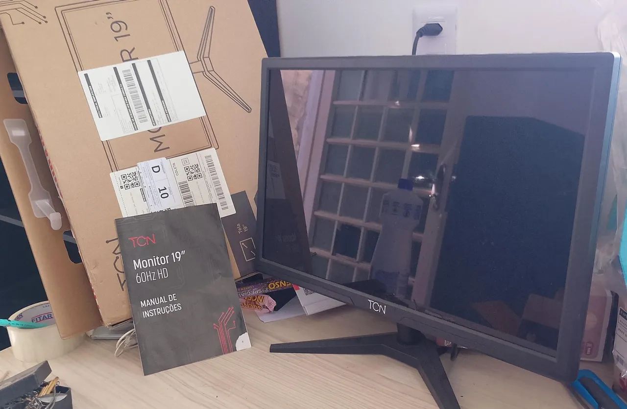 Monitor TCN 19" como novo