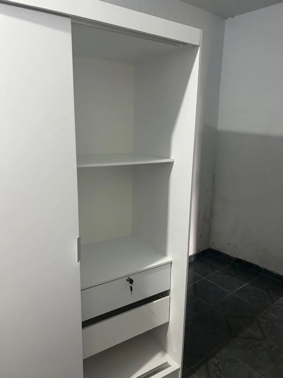 Guarda roupa branco porta de correr - Foto 3