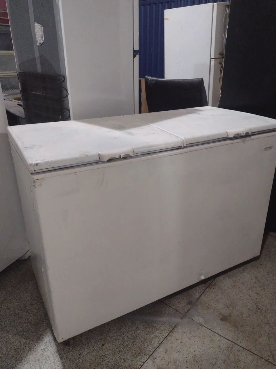 Freezer horizontal duas tampas funcionando perfeitamente 1300 - Foto 2