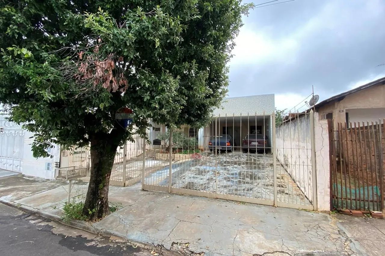 Casa à Venda no Parque São Jorge, Lins