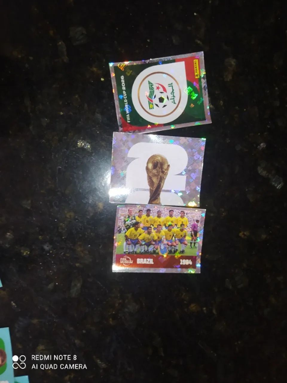 Vendo figurinha da copa 2026 60 com Lionel Messi Luís Henrique Alisson  - Foto 3