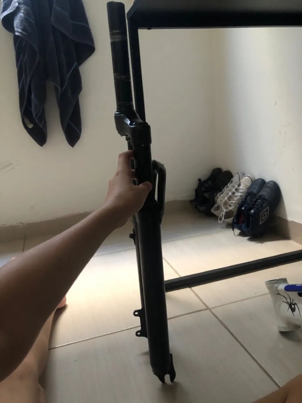 Vende se! Suspensão preta aro 29  - Foto 2