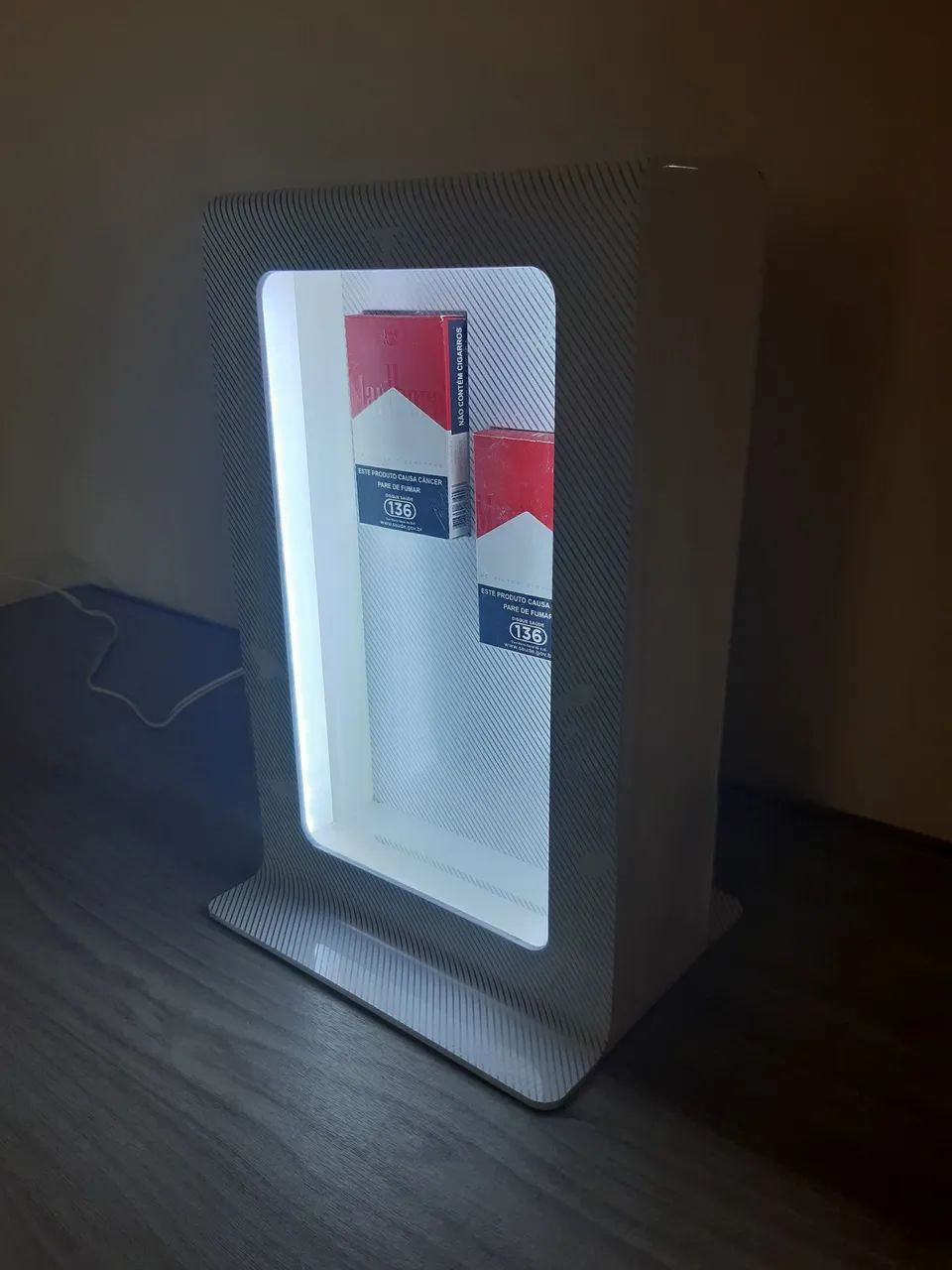 Expositor em Acrílico Iluminado - Foto 4