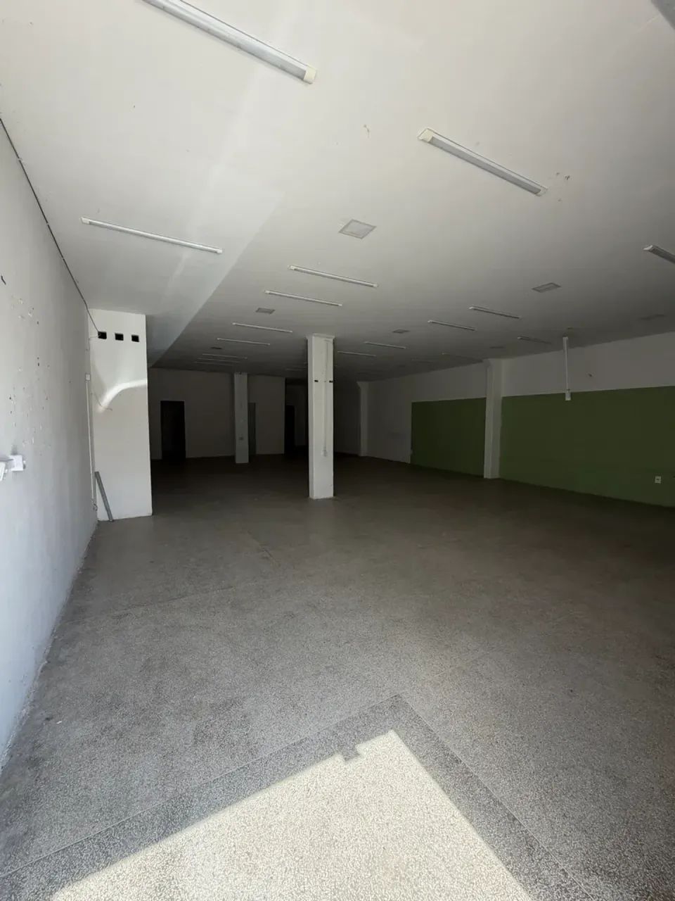 PONTO COMERCIAL NA AV. IGUATEMI  200m² - Foto 2