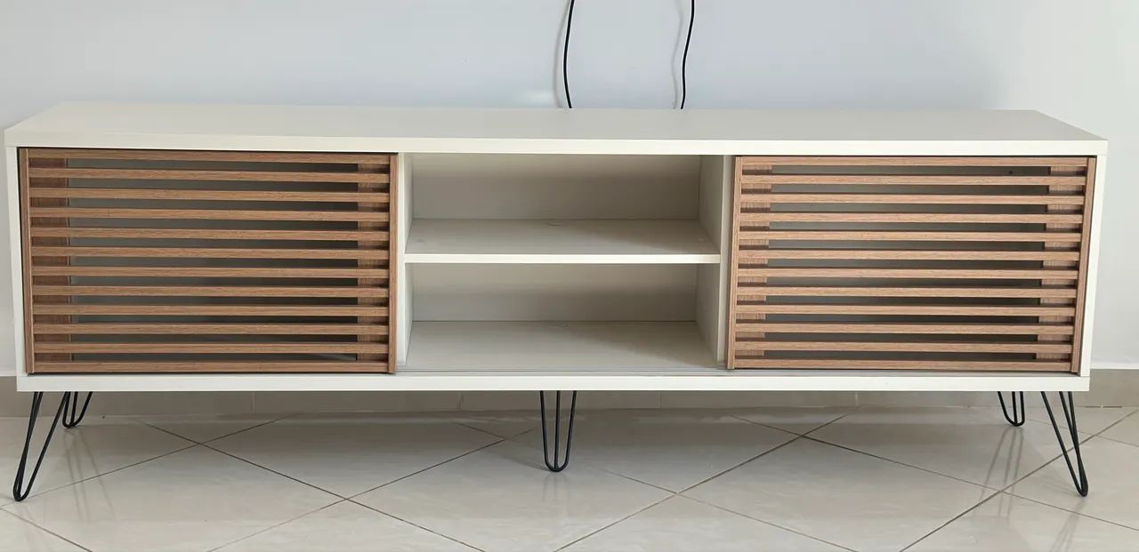 Rack para TV 1,78m Ripado Madeira