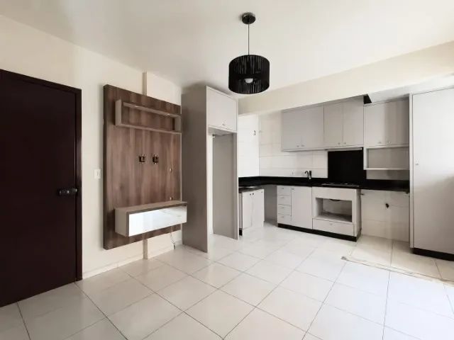 APARTAMENTO SEMI MOBILIADO 51 M² 2 QUARTOS - Foto 2