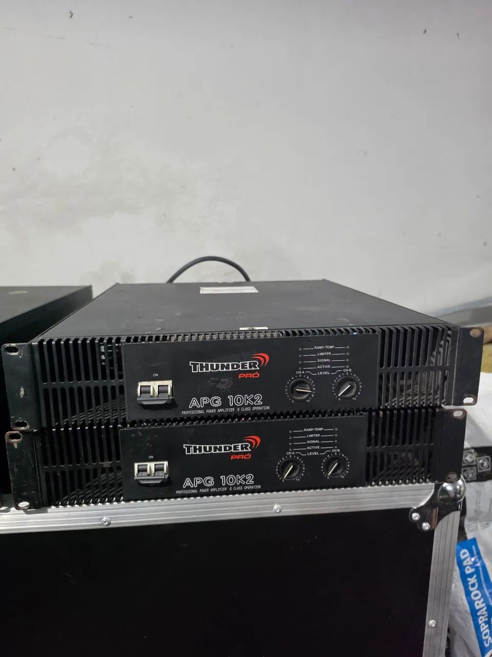 Amplificador THUDERLIGHT APG 10K2 - Foto 2