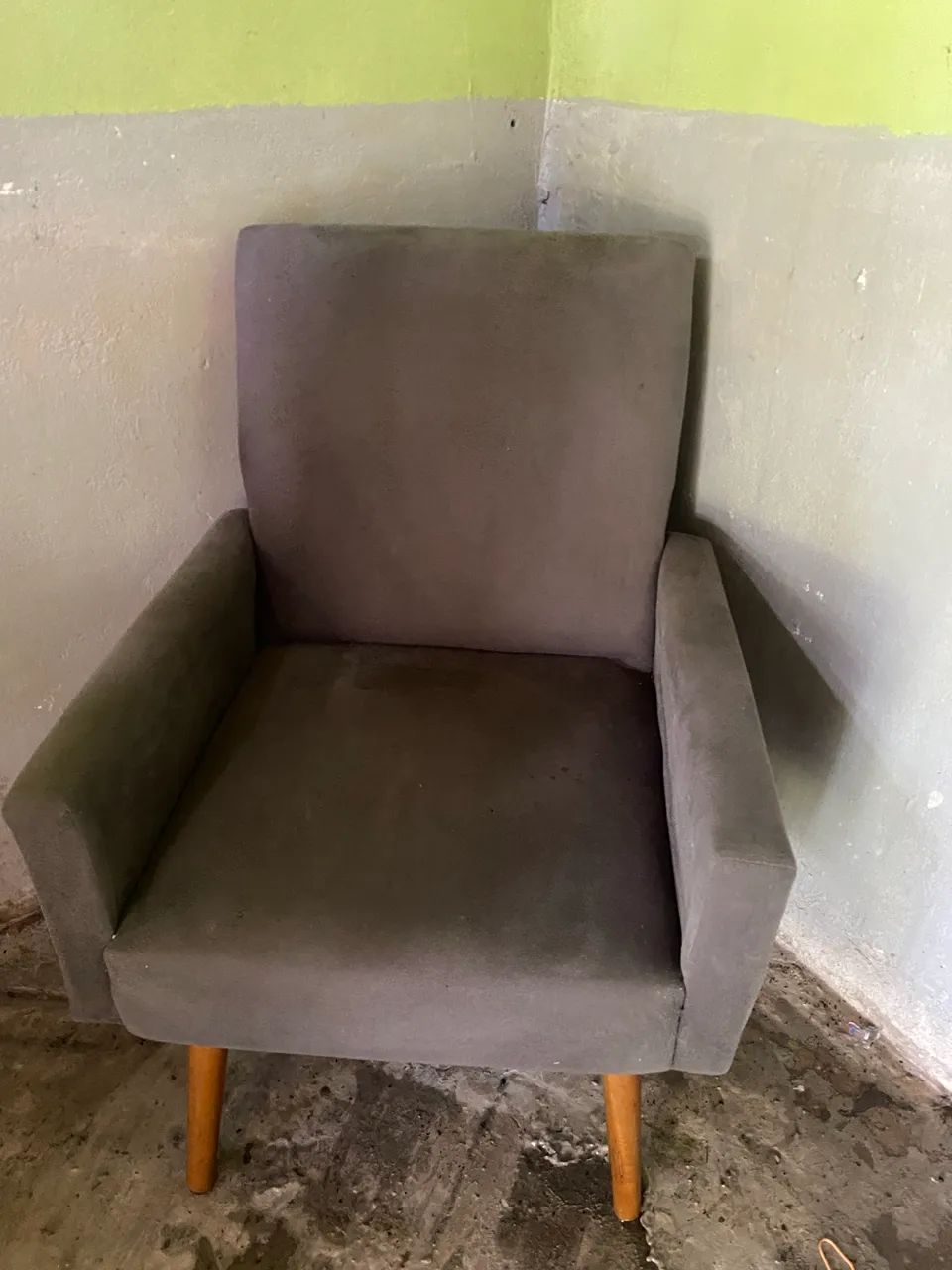 Duas poltronas em bom estado pra vender logo - Foto 2