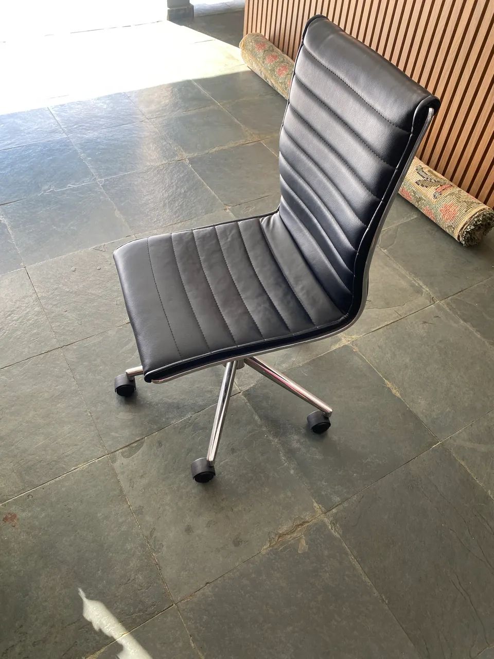 Mesa e cadeira de escritório  - Foto 4