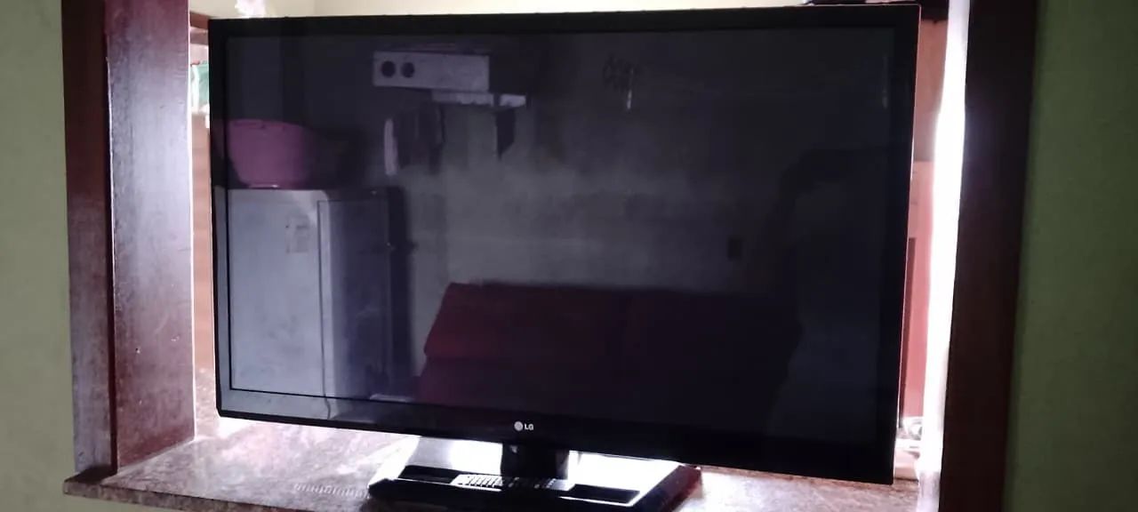 Vendo tv 42 polegadas, não é smart