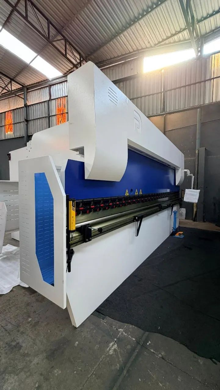 Máquinas Corte Dobra 