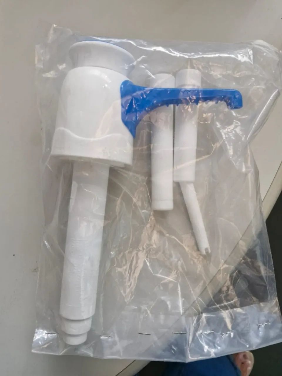 Bomba D'água para Galão 10 e 20 L; (acionamento manual); - Foto 2