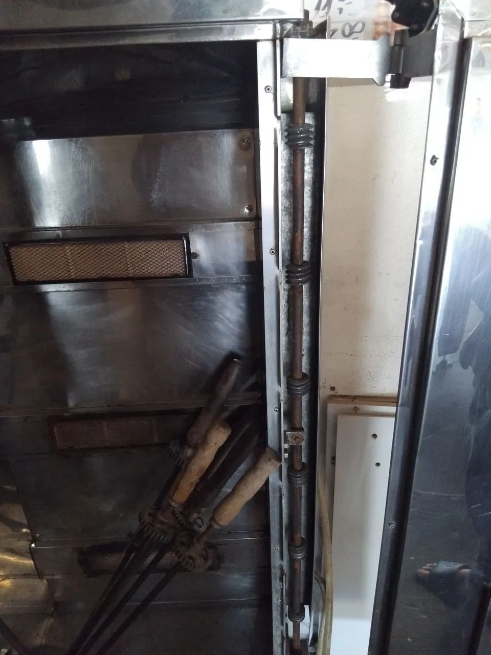 Maquina de frango 6 ganchos tudo funcionando  - Foto 3