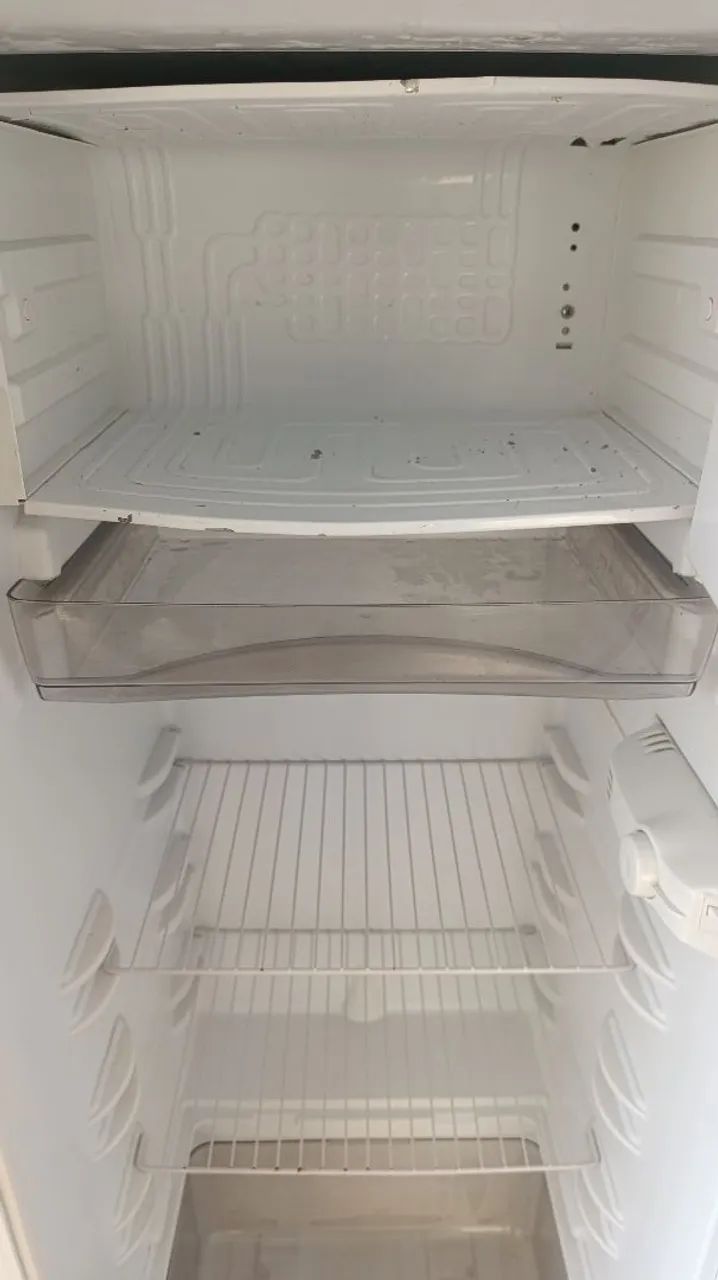 Geladeira Esmaltec 27 L