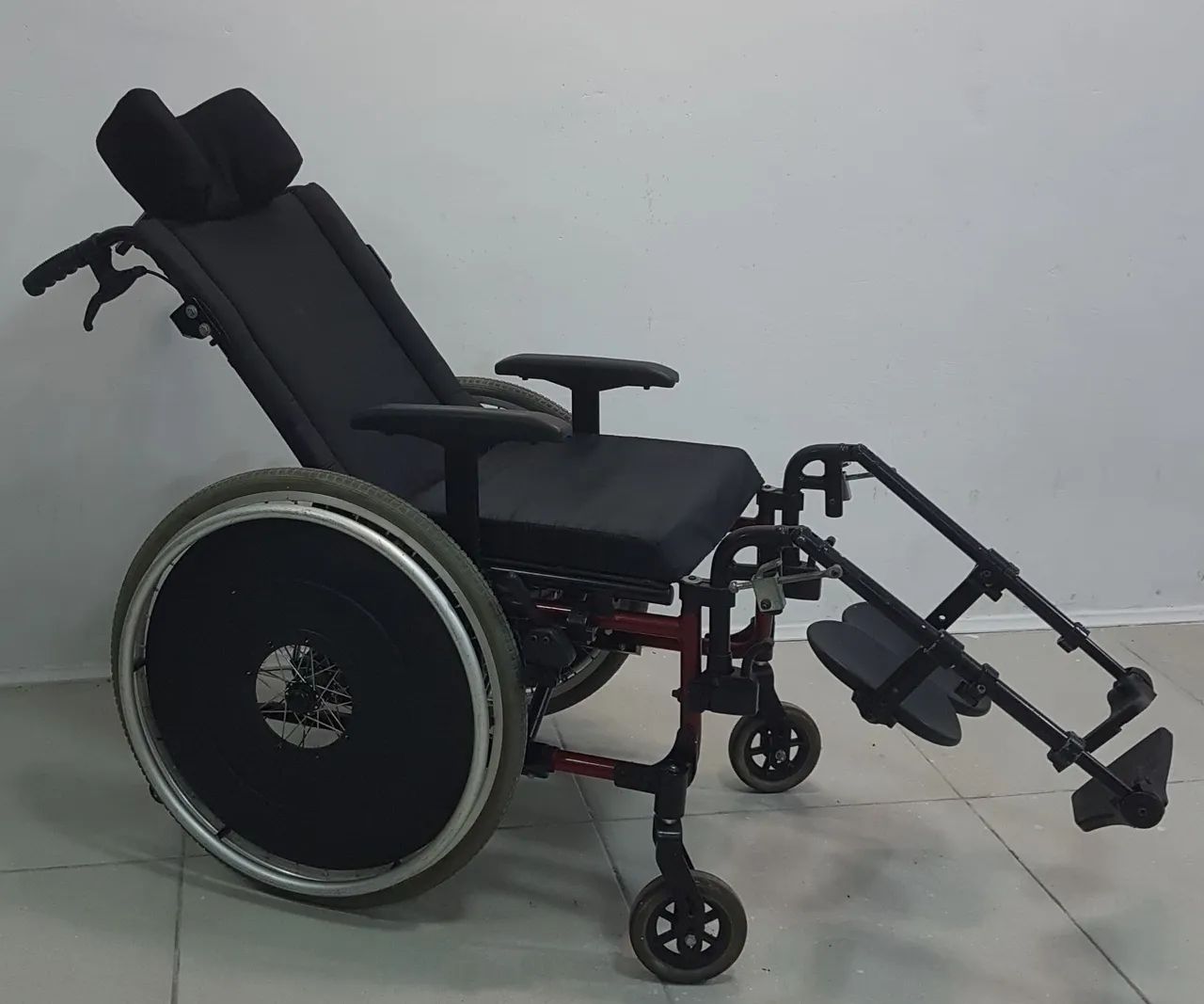 Cadeira de Rodas Diversas - Parcelamos no cartão e fazemos entregas a domicílio  - Foto 5