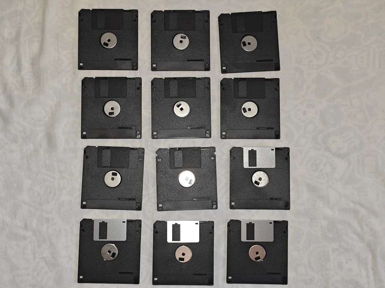 12 Disquetes Maxell e Helios Carbex - Foto 2