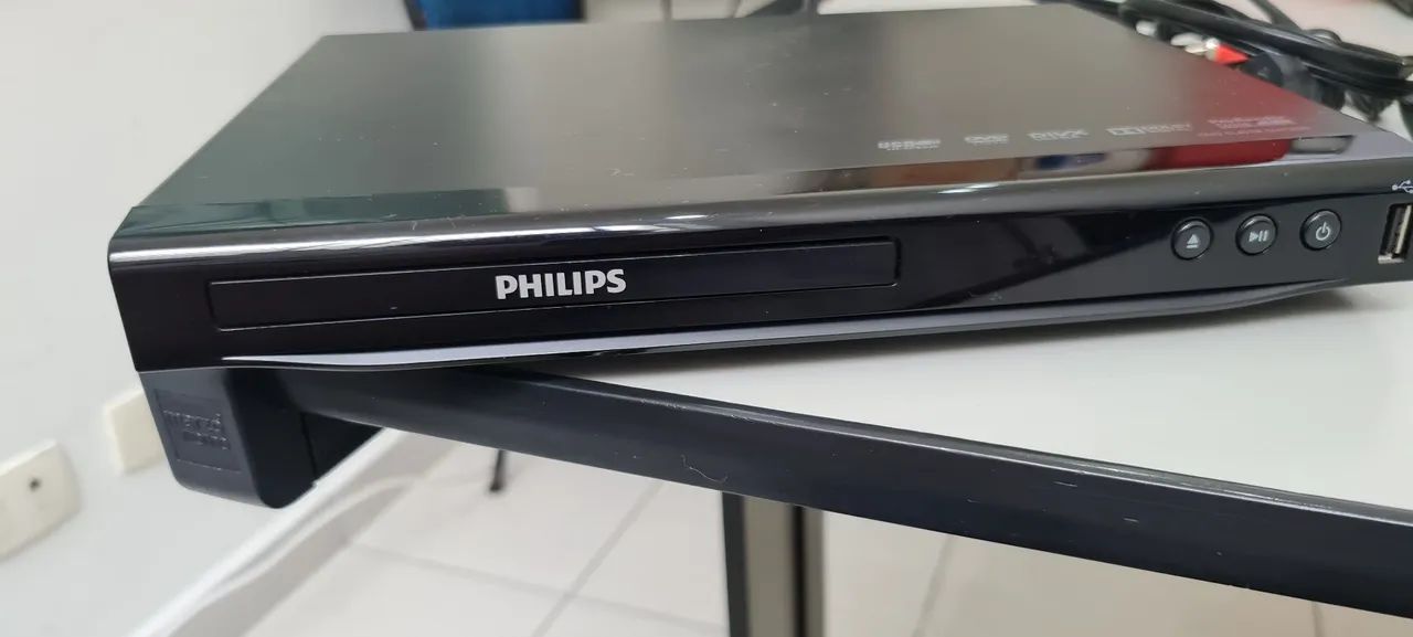 DVD Philips com USB + Controle Remoto e Cabos - Funcionando Perfeitamente