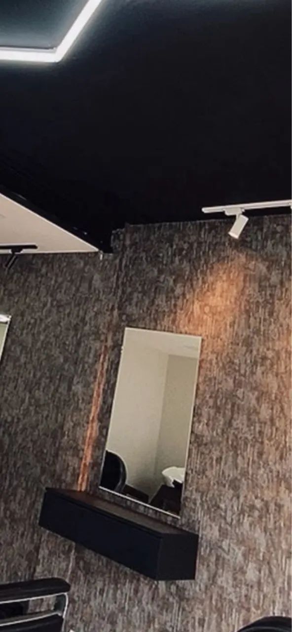 Vendo Balcões e Espelho perfeito para Barbearia  - Foto 4