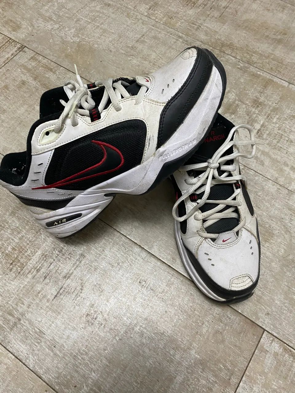 Tenis Nike Air Monark Tam 40