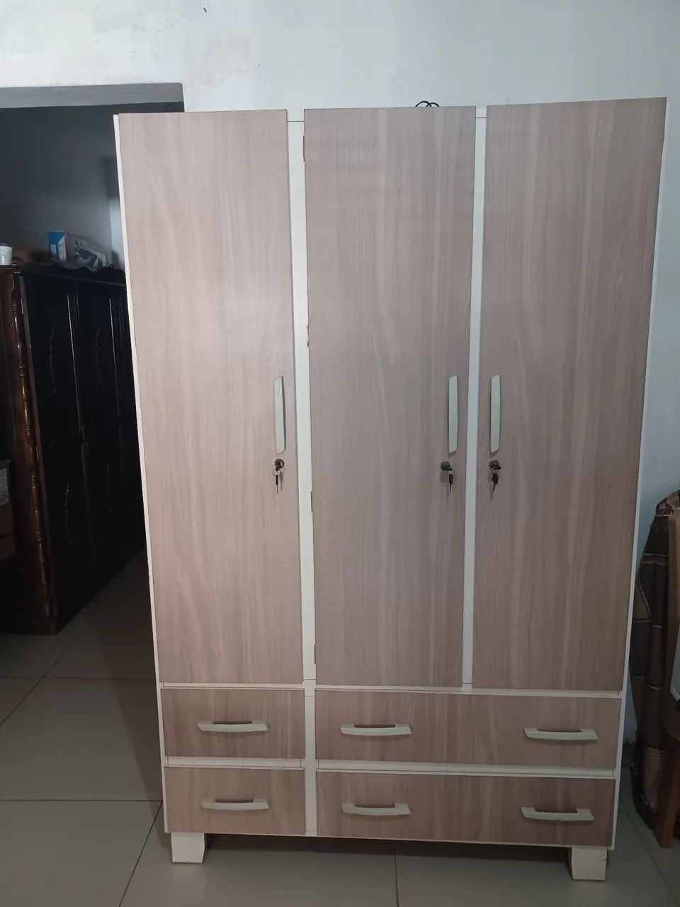 GUARDA ROUPA SEMINOVO