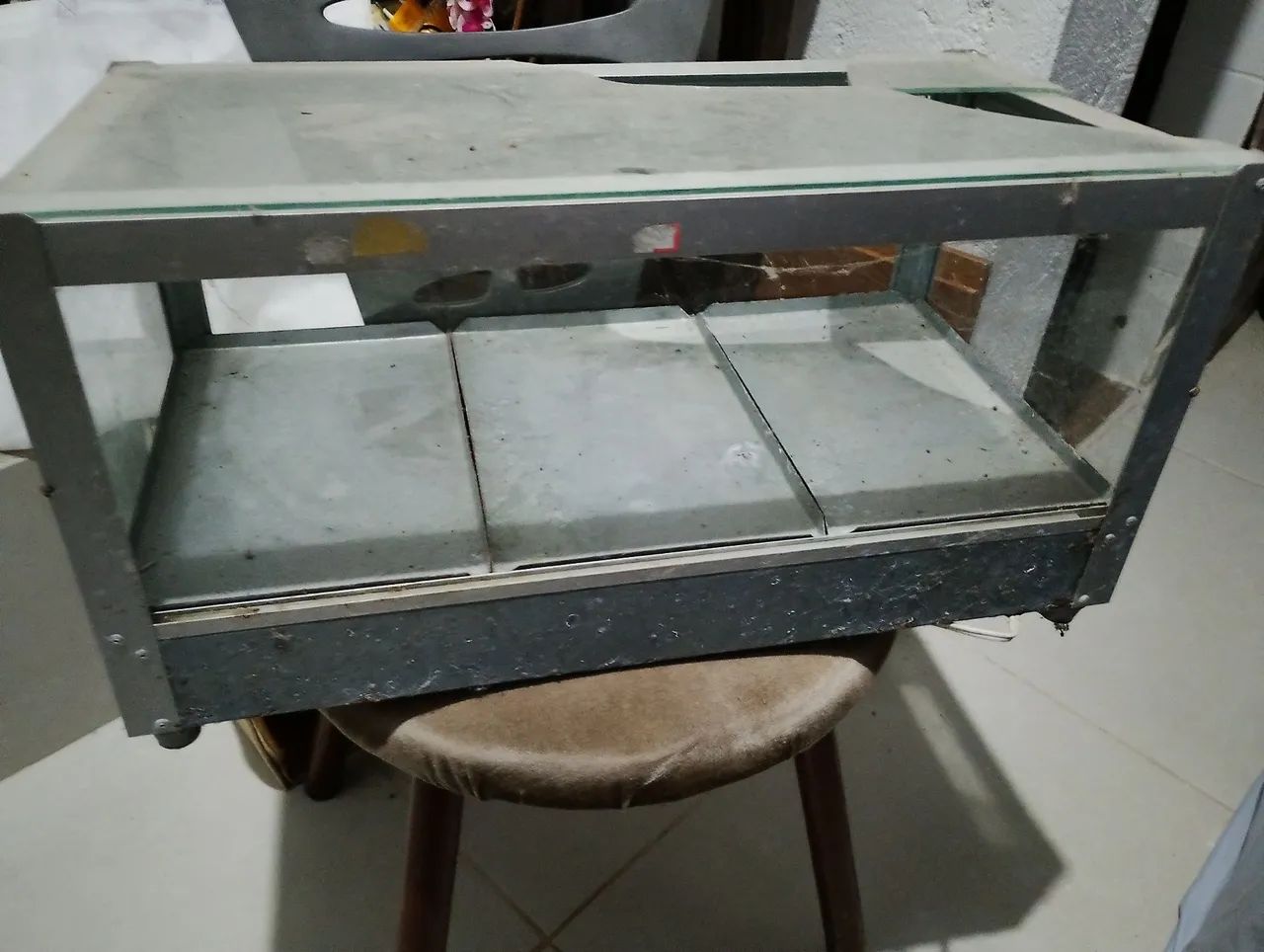 Vende se uma estufa