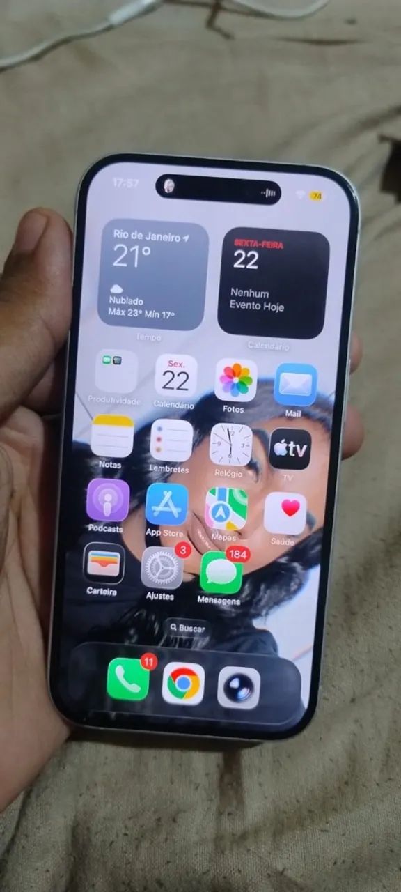 iPhone 16