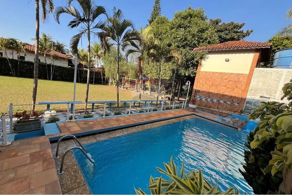 Chácara Exuberante a venda com 3 quartos, Artur Nogueira/SP