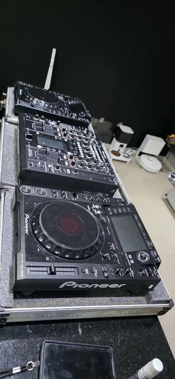 Kit CDJ 2000 e Mixer DJM 2000