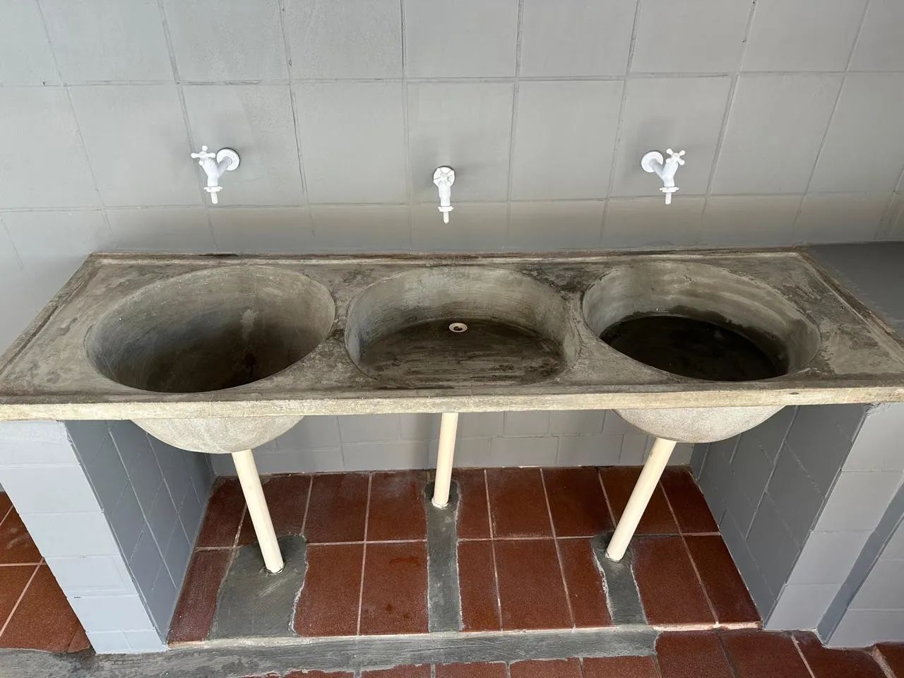 Aluga-se casa no Bairro Cambará com 02 quartos e banheiro social - Foto 2