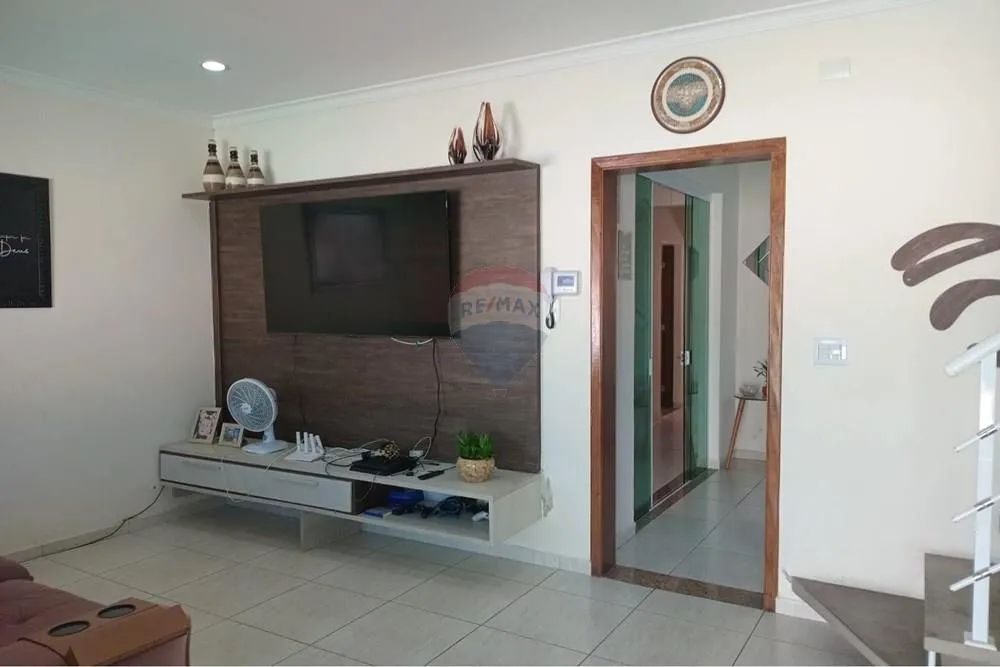 Sobrado em Peruíbe: 5 Quartos e Piscina - Foto 3