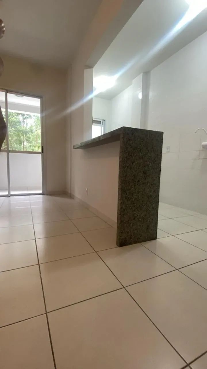 Apartamento novinho em Criciúma, 2 quartos com suíte e garagem coberta. Ótima localização. - Foto 3