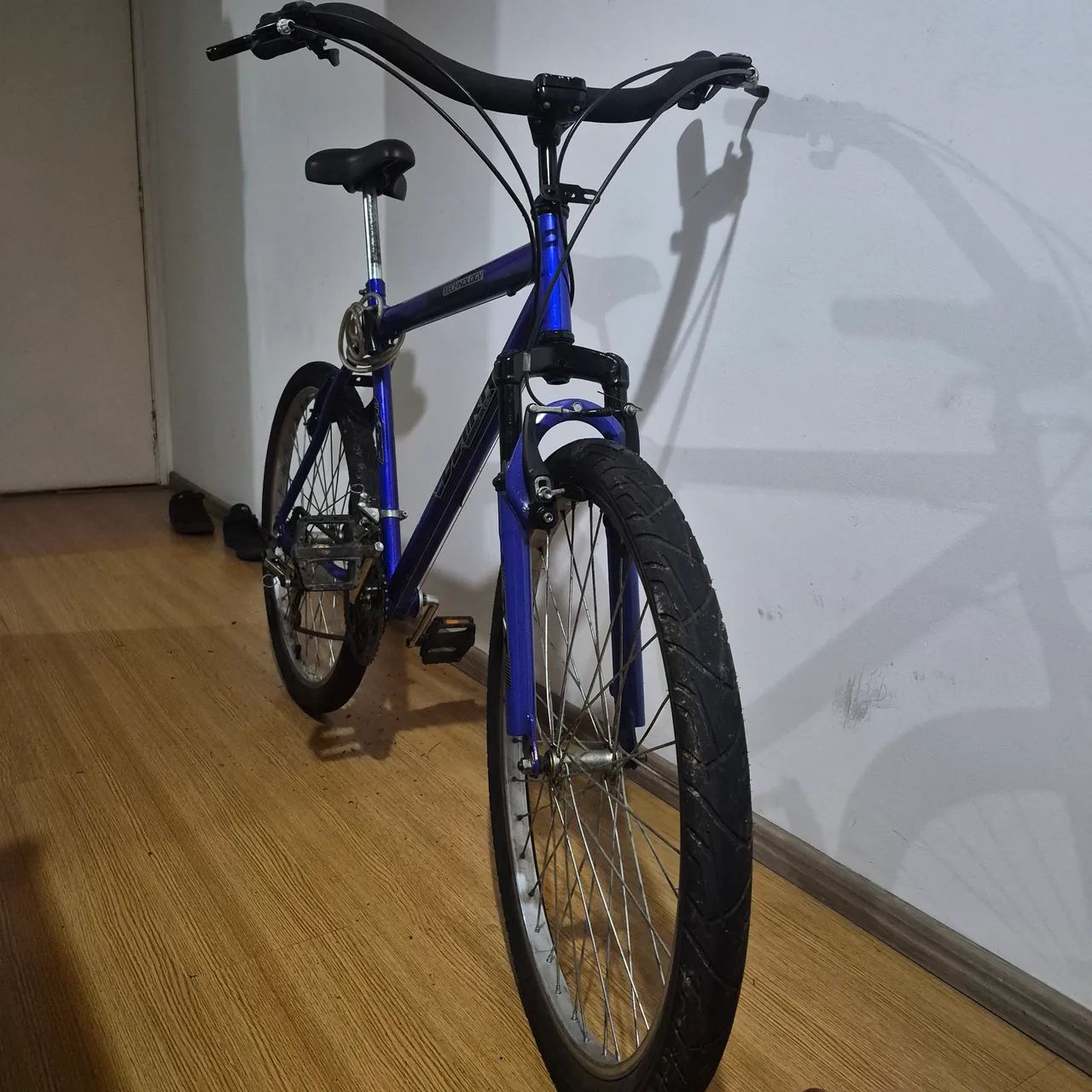 Bicicleta aro 26 muito nova - Foto 3