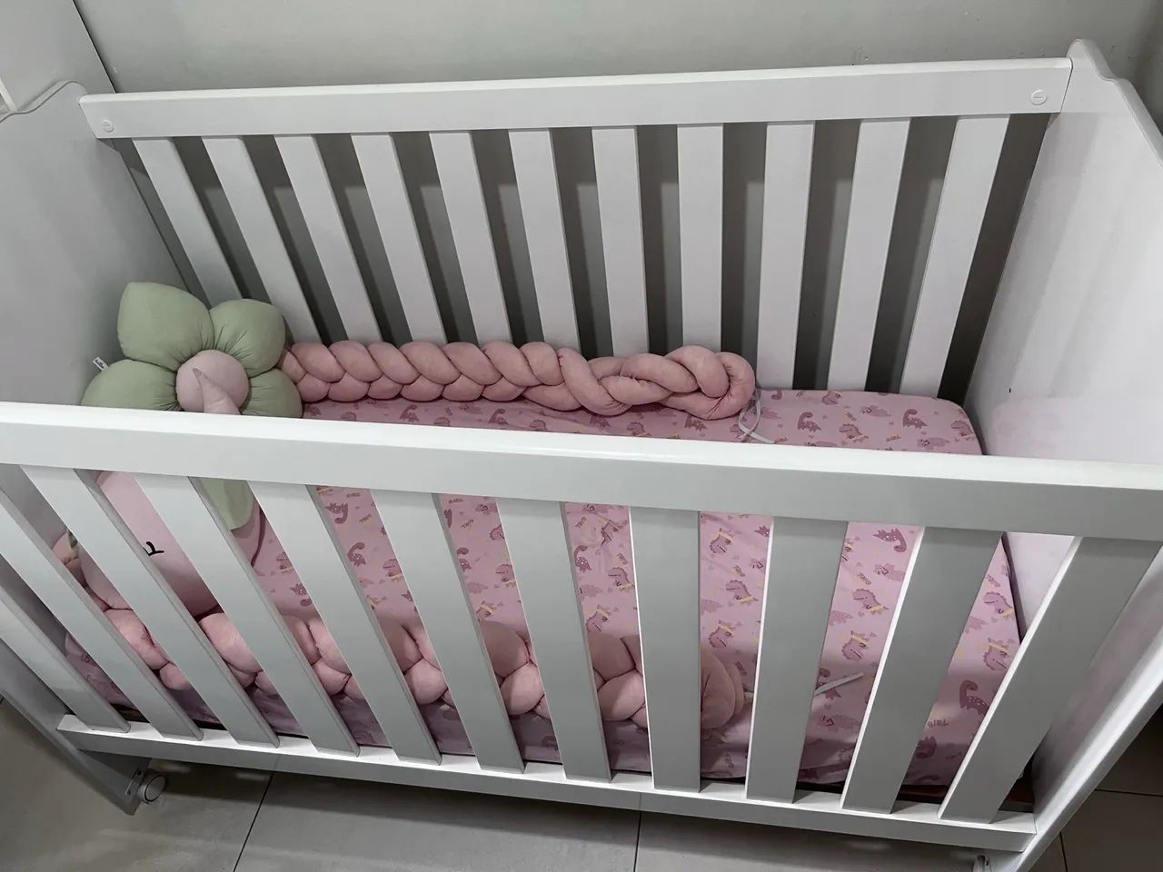 Vendo Berço + Colchão NOVOS - Foto 5