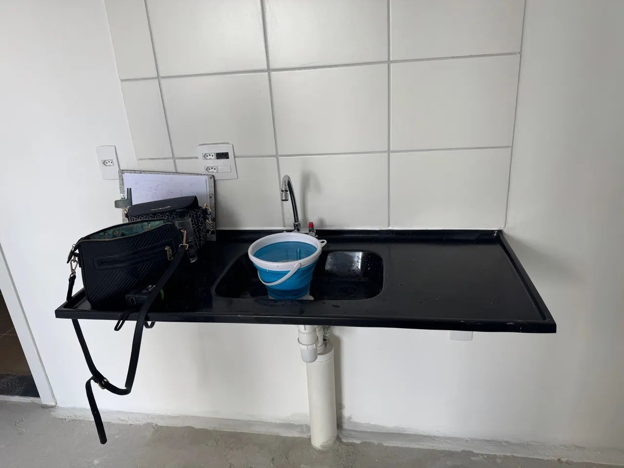 Pia da cozinha - pedra preta