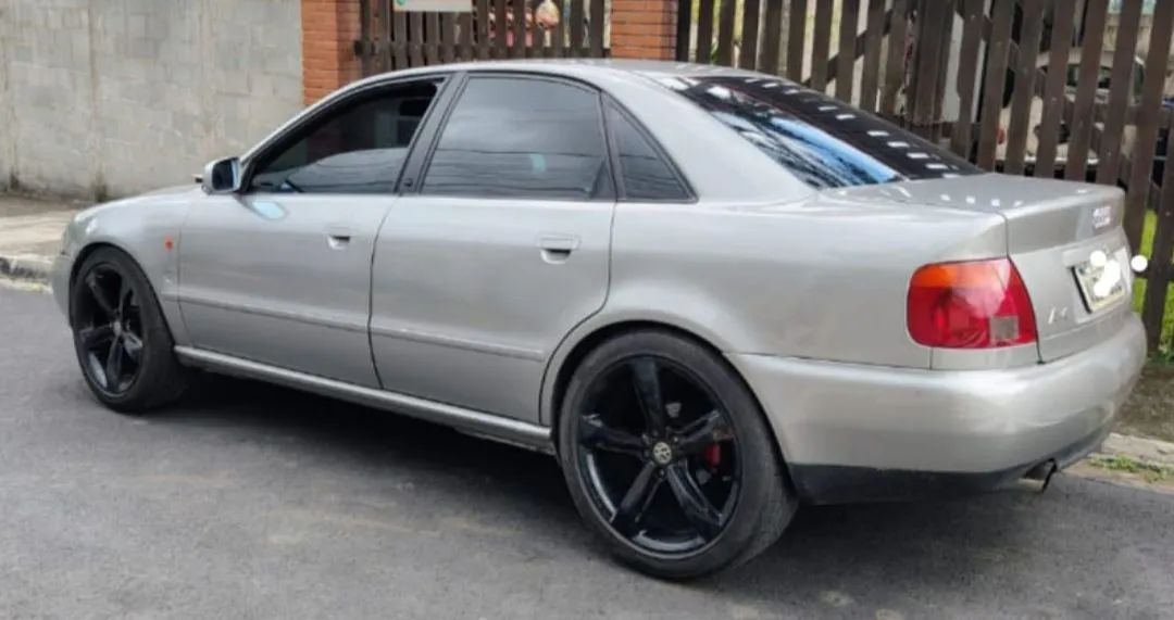Audi A4 1.8 Mec. 1996 - Foto 4