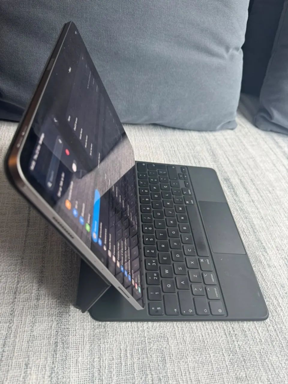 Ipad Pro (12.9 Polegadas - 6 Geração) + Magic Keyboard - Foto 4