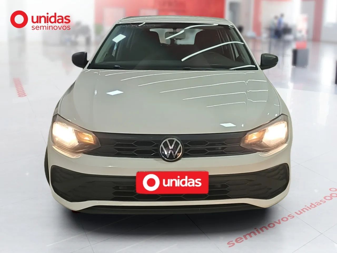 Volkswagen Polo Track 1.0 Flex 12V 5p, foto 2 de 16
