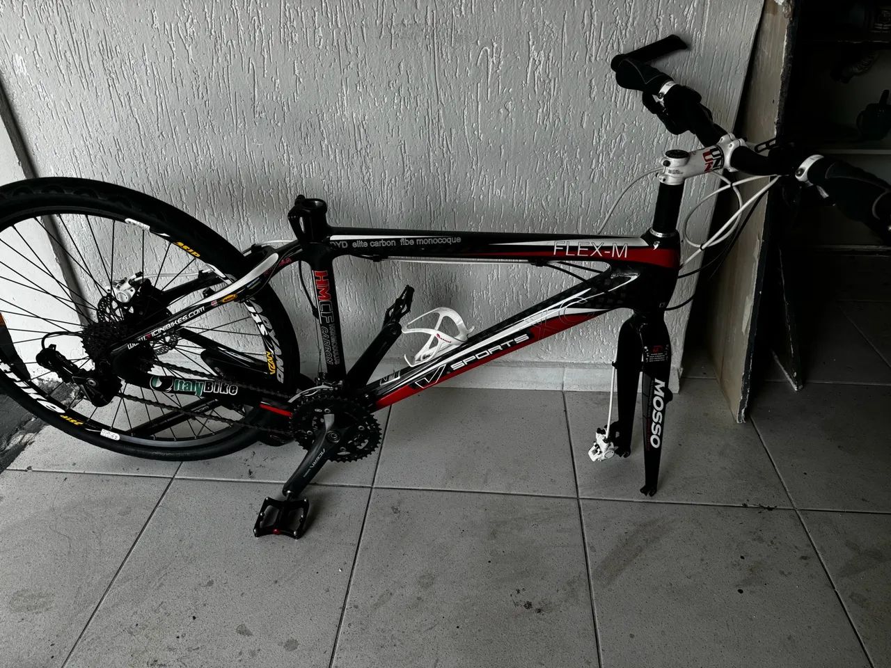 Bicicleta aro 26 full carbono - Foto 2