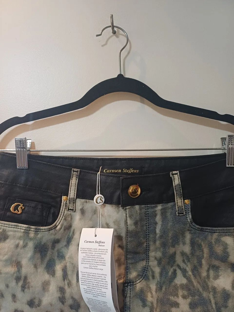 Mini saia Carmen Steffens nova, animal print e preto com bolsos. - Foto 2