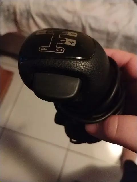 Volante Logitech G27 Driving Force C/ Pedal C/ Câmbio Ps2/Ps3/PC  - Foto 6